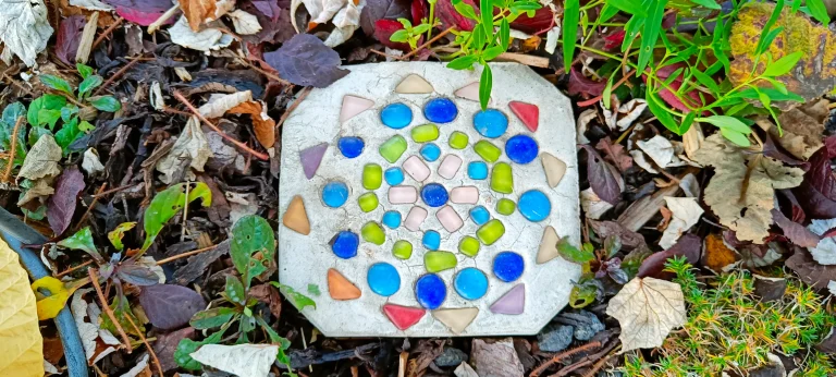 Betonstein mit Mosaik selber machen