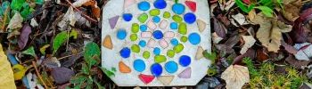 Betonstein-mit-Mosaik-selber-machen