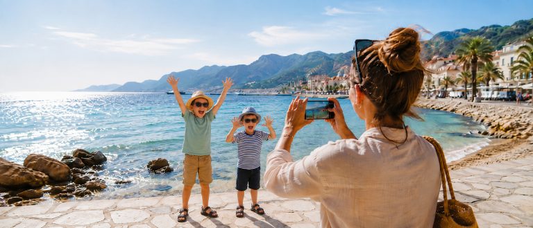 Kinderbilder im Netz: Warum Sharenting durch KI immer heikler wird